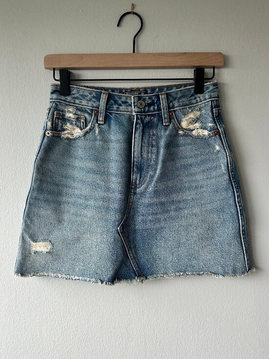Abercrombie & Fitch Dresses & Skirts - Abercrombie & Fitch Natural Rise Distressed Denim Mini Skirt Light Wash Size 25